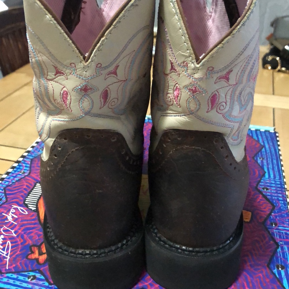 Justin Gypsy Short Square Toe Boots, size 9 - Picture 4 of 7